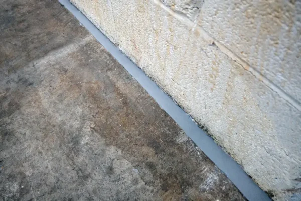 Joint protection coverage on the outside of a building in Southern Louisiana